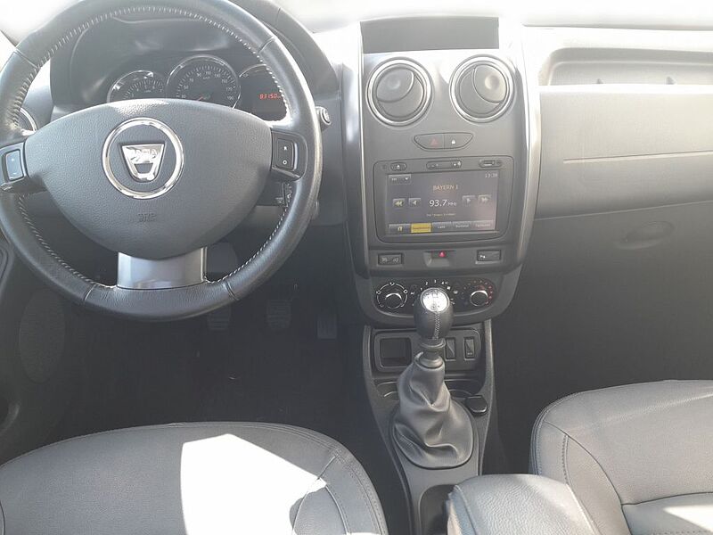 Dacia Duster TCe 125 4x2 Prestige*LEDER*NAVI