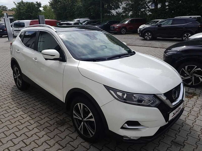 Nissan Qashqai 1.3 DIG-T DCT N-CONNECTA*NAVI*PANORAMA