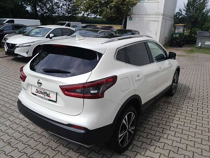 Nissan Qashqai 1.3 DIG-T DCT N-CONNECTA*NAVI*PANORAMA