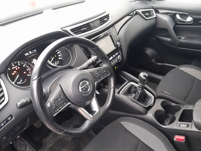 Nissan Qashqai 1.3 DIG-T ACENTA*1.HAND*AHK+SHZ