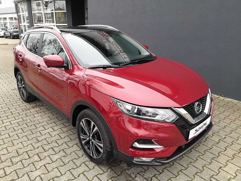 Nissan Qashqai 1.3 DIG-T DCT ZAMA*NAVI*SHZ